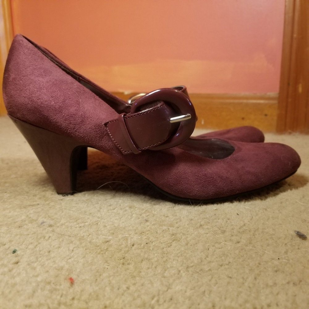 Large Strap Mary Jane Pump